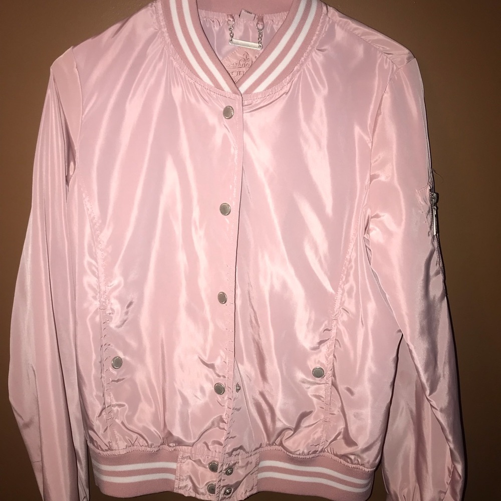 Super cute bomber jacket